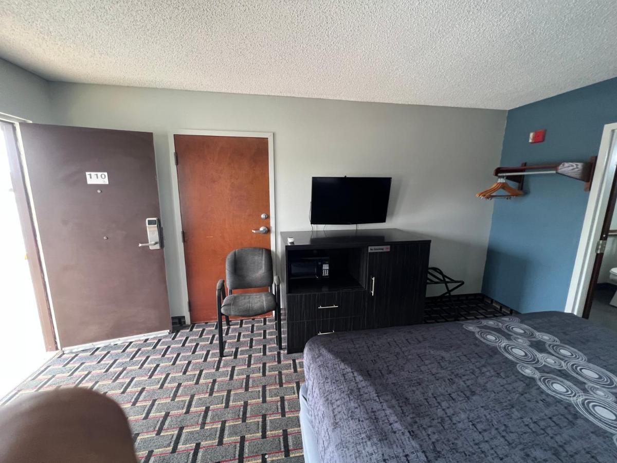 Executive Inn Pelham Exterior photo
